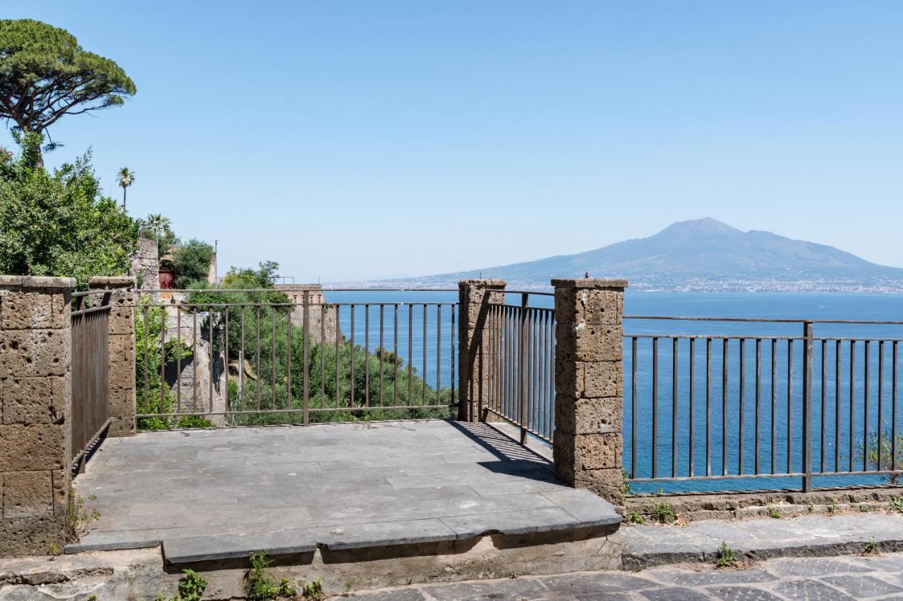 Casa Resilienza Vico Equense - 5 Min Dal Mare Apartment Luaran gambar