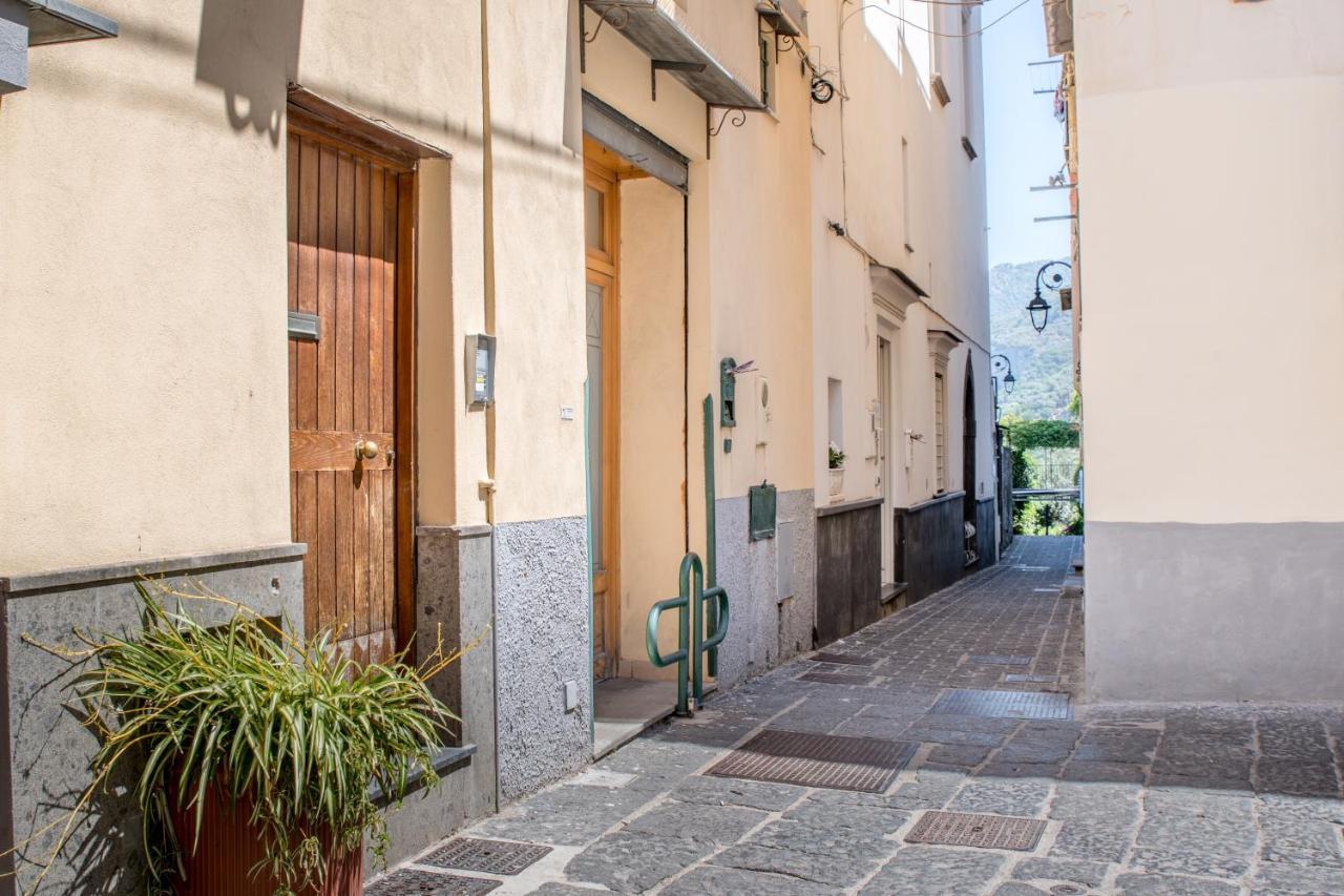 Casa Resilienza Vico Equense - 5 Min Dal Mare Apartment Luaran gambar