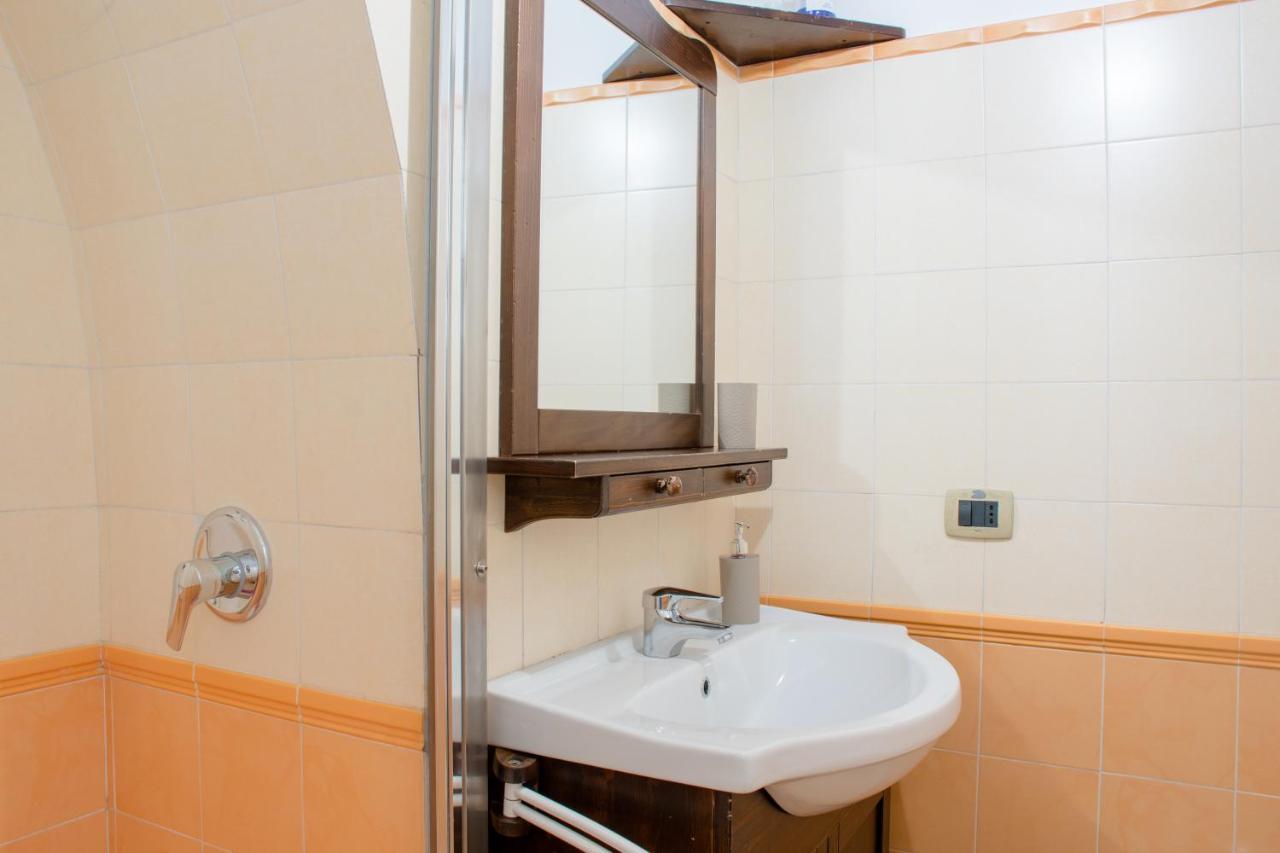 Casa Resilienza Vico Equense - 5 Min Dal Mare Apartment Luaran gambar